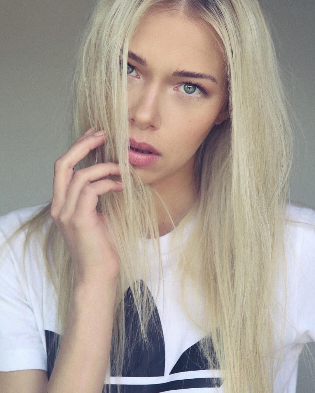 Model Vik Torija 