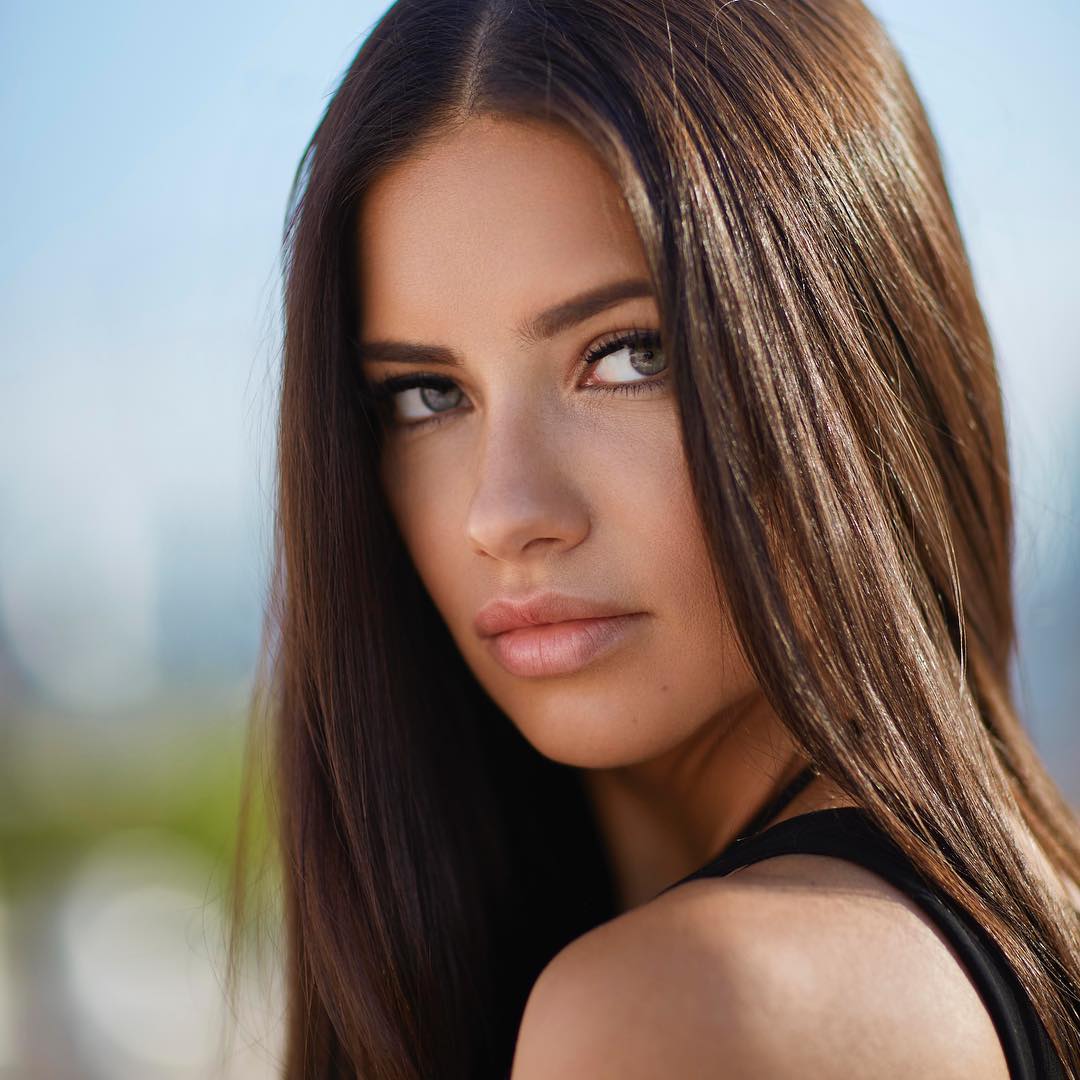 Model Adriana Lima 